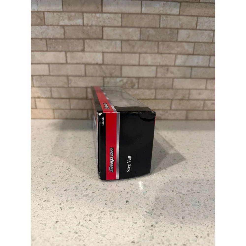 Snap On Step Van Tool Truck 1:50 Scale Diecast Model